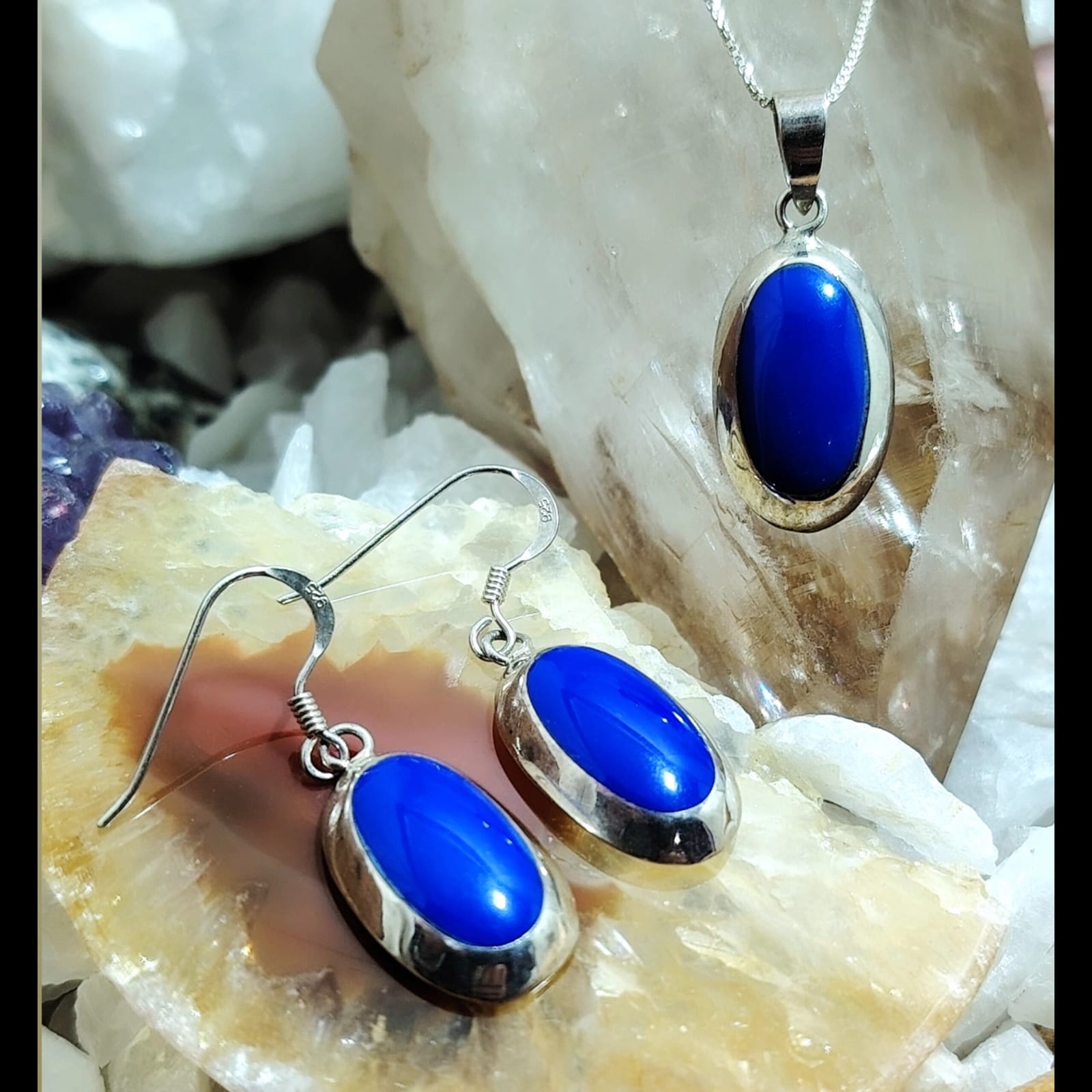 Conjunto con piedra natural pulida color azul