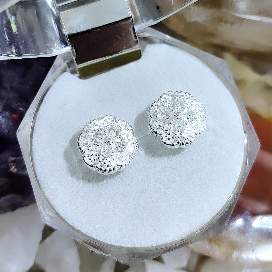 Aros pegados Mándala Floral puntillismo en Plata.