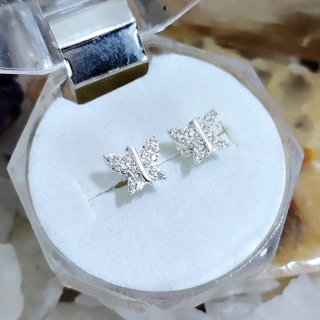 Aros pegados Mariposa con incrustaciones traslúcidas.