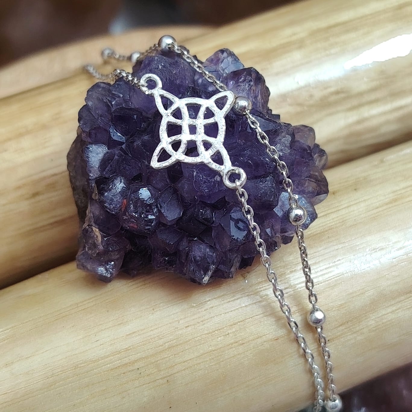 Pulsera nudo de bruja doble cadena con balines