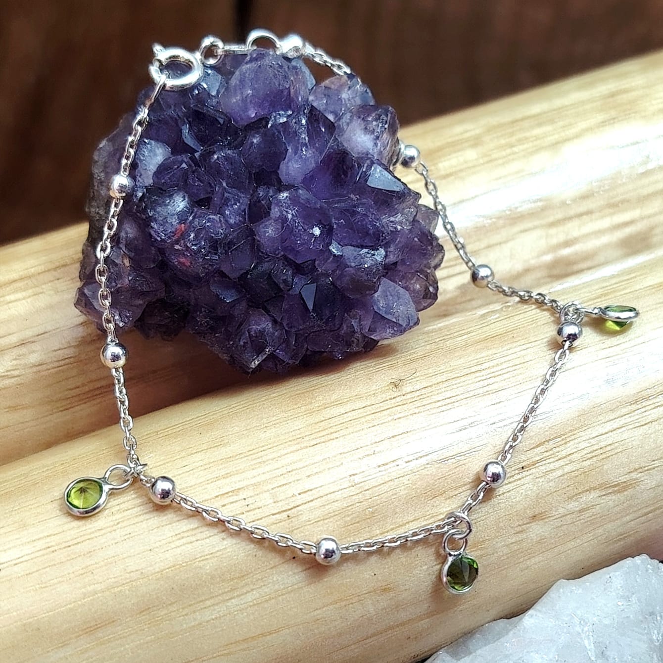 Pulsera con chiches de cristales verdes