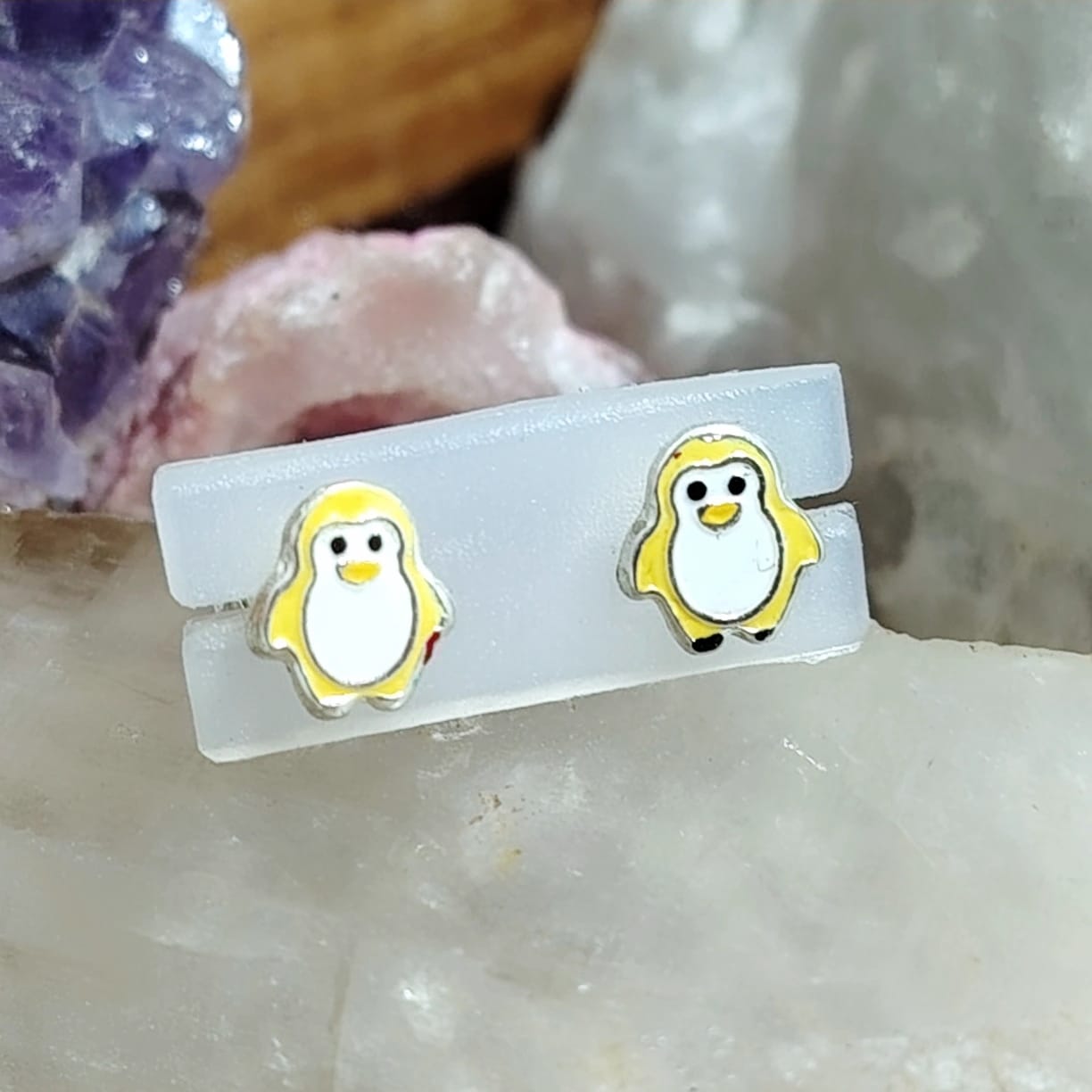 Aros atornillados esmaltados pingüinos amarillos