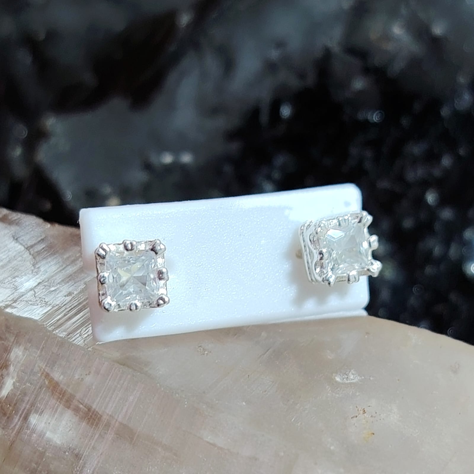 Aros atornillados circón cuadrado traslúcido 5 mm