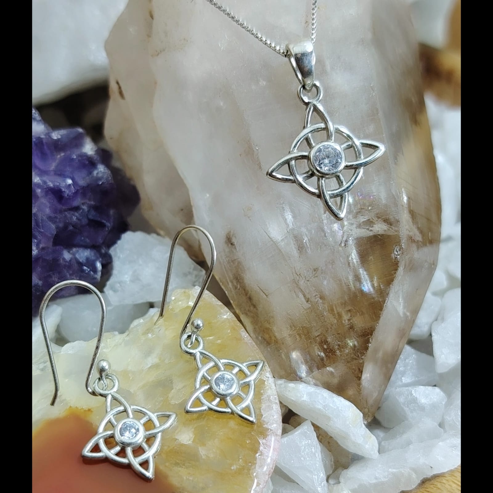 Conjunto nudo de bruja con cristal translucido