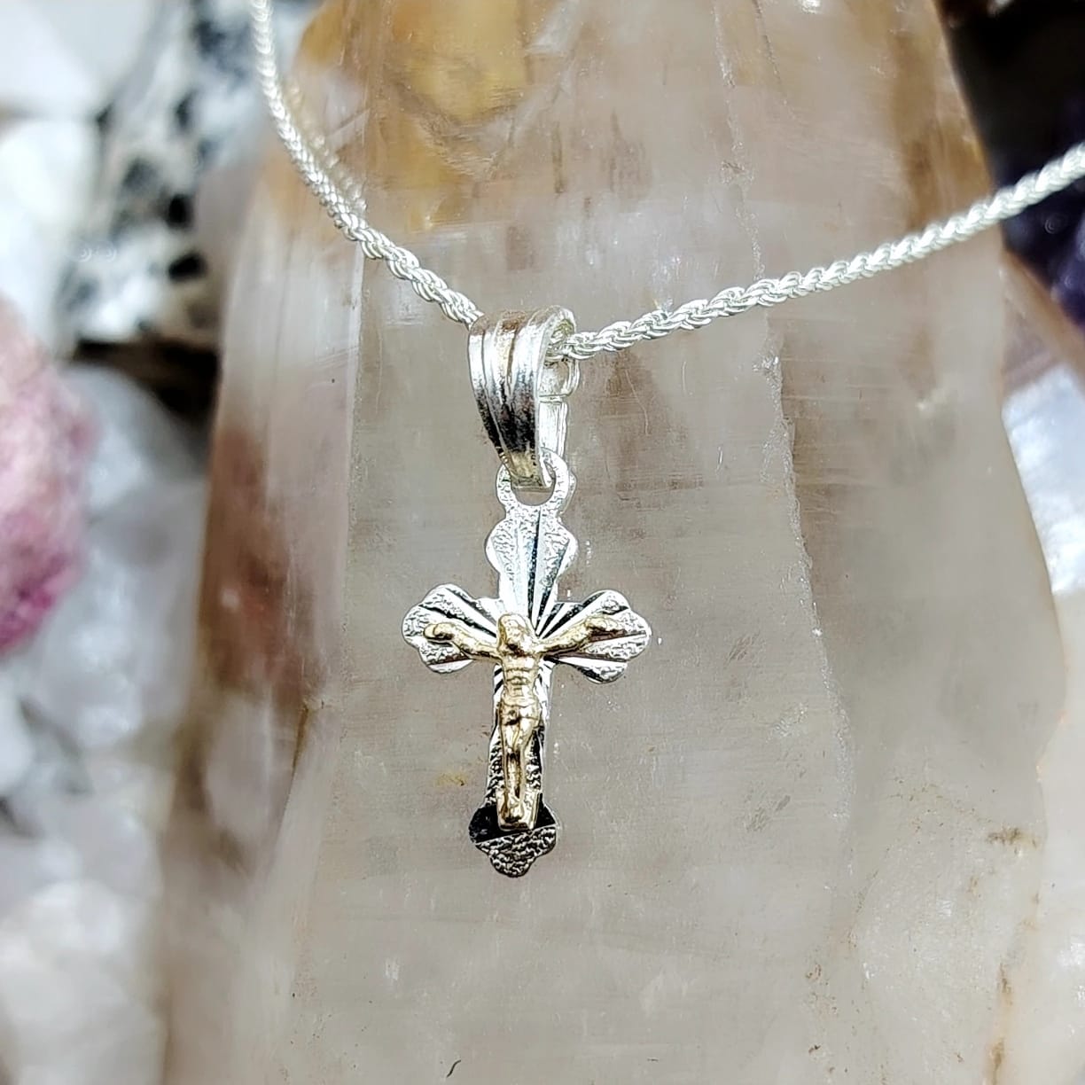 Collar Crucifijo laminado con oro 50 cm