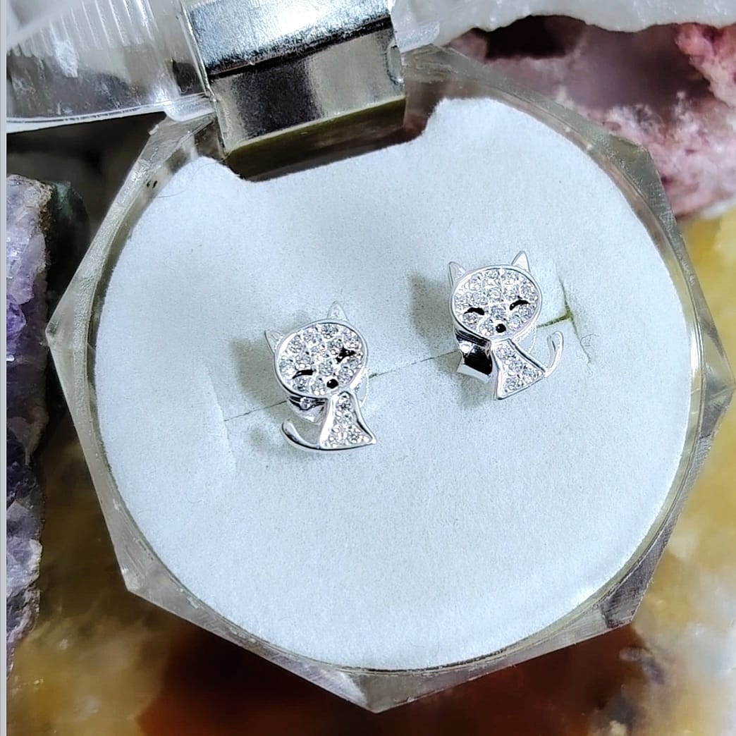 Aros pegados Gatos incrustados con microcircones.
