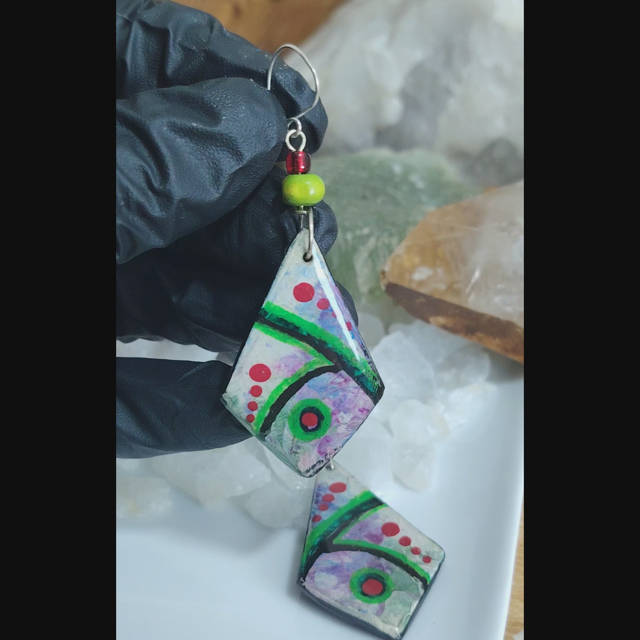 Aros artesanales con gancho de plata pintados a mano