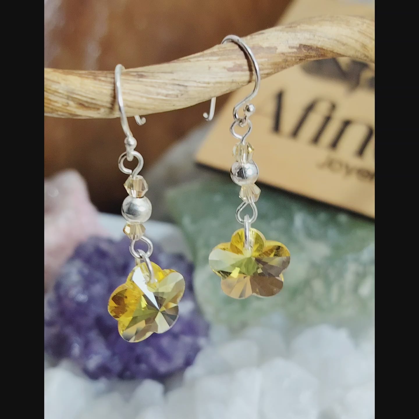 Aros largos de plata flor de cristal traslúcido amarillo