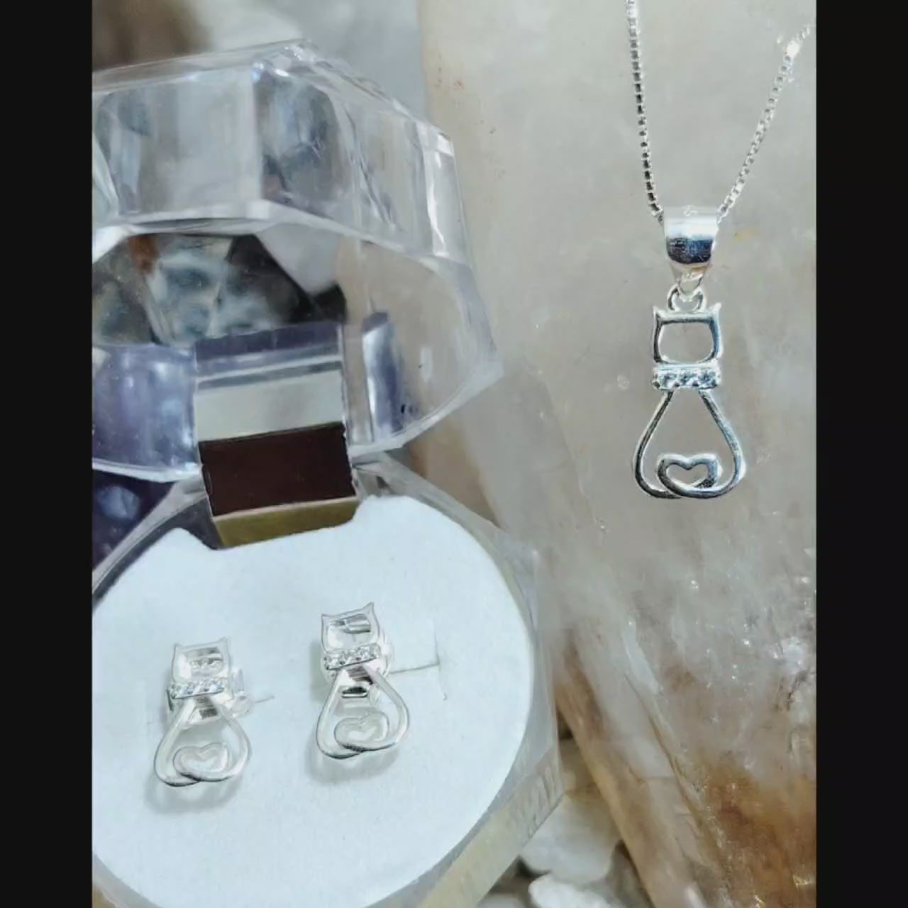 Conjunto Gatitos de plata.