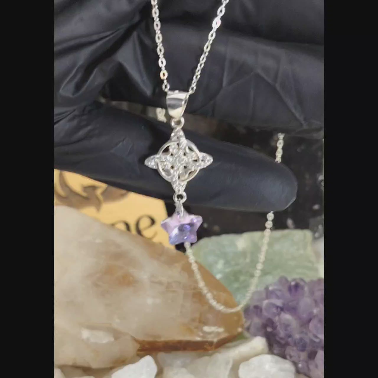 Collar nudo de bruja con microcircones mas extensión de cristal estrella