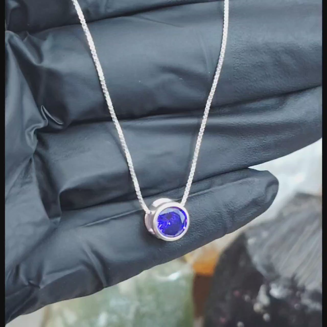 Collar punto de luz cristal morado 8 mm