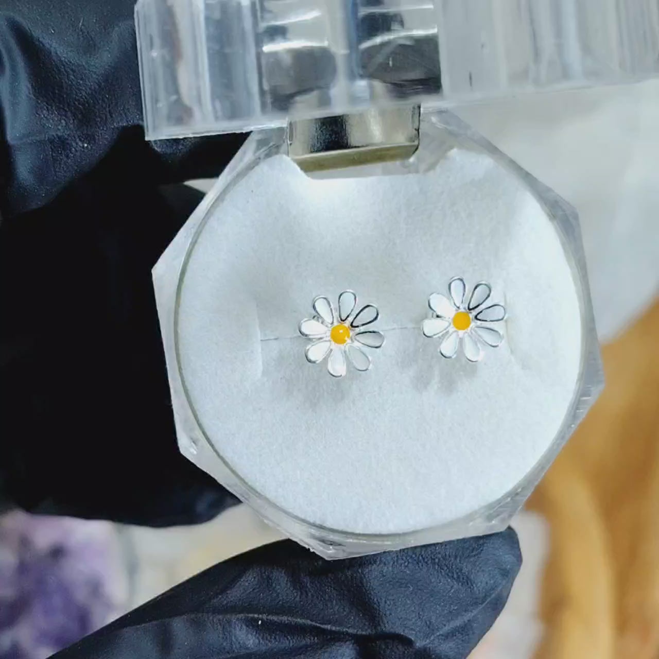 Aros pegados Flor Margarita esmaltados