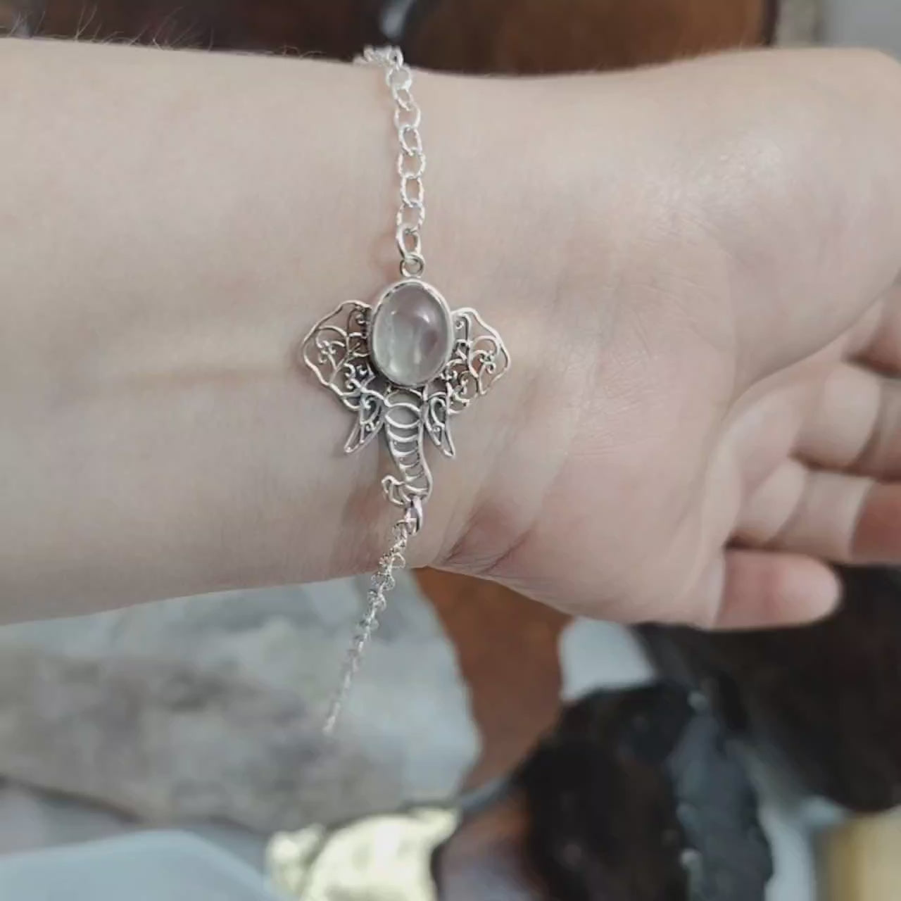 Pulsera Elefante de plata con Piedra Natural.