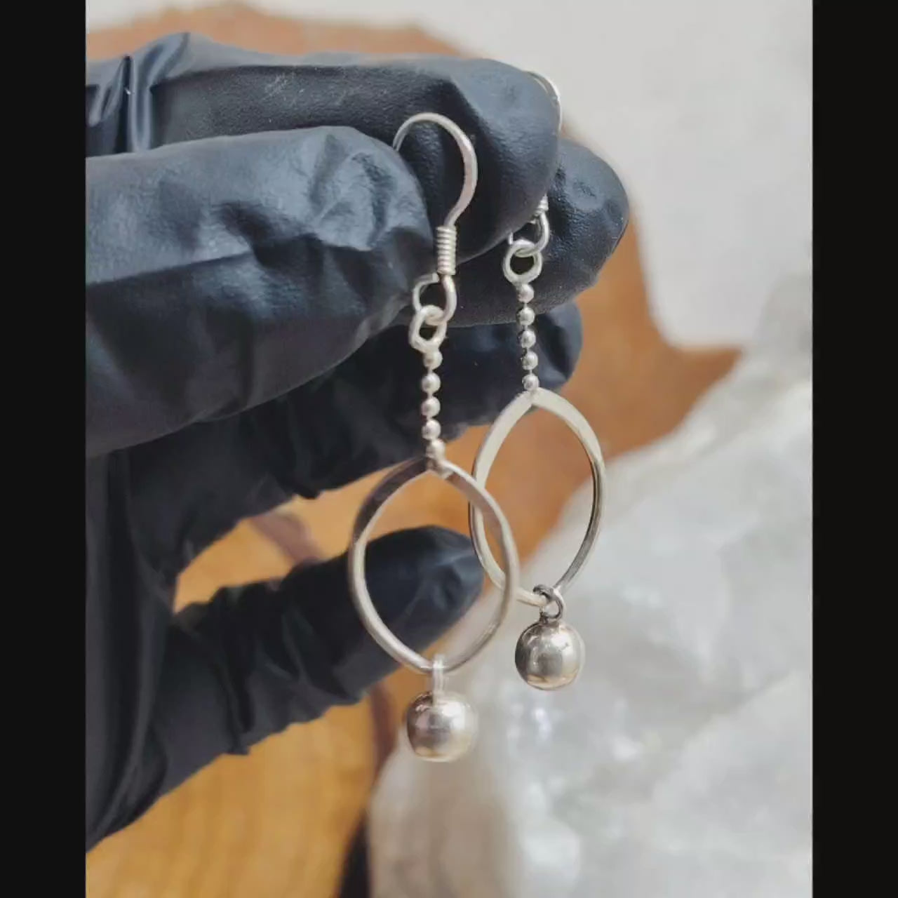 Aros largos ovalados con balín
