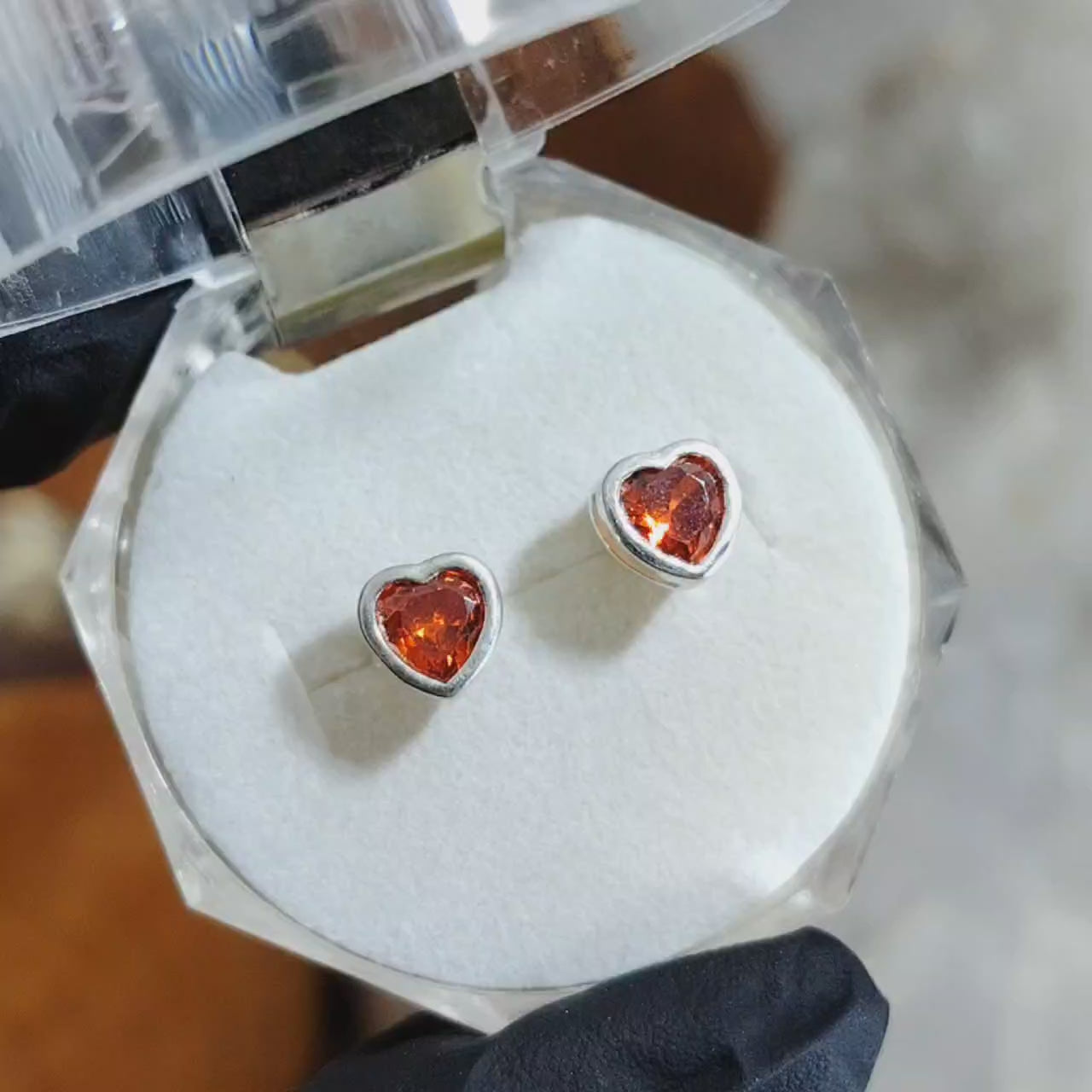 Aros pegados Mariposa cristal rojo.