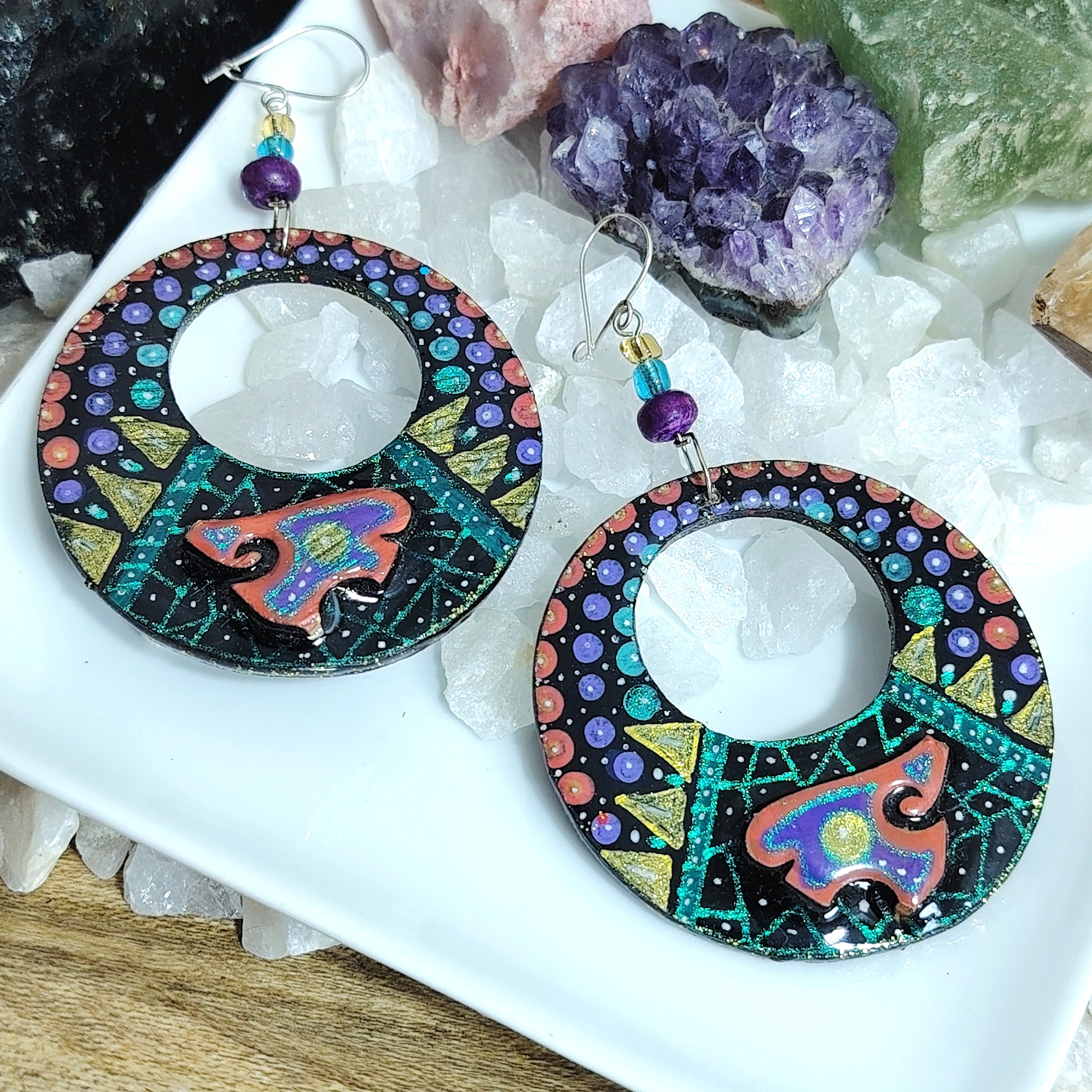 Aros artesanales con gancho de plata pintados a mano mandala