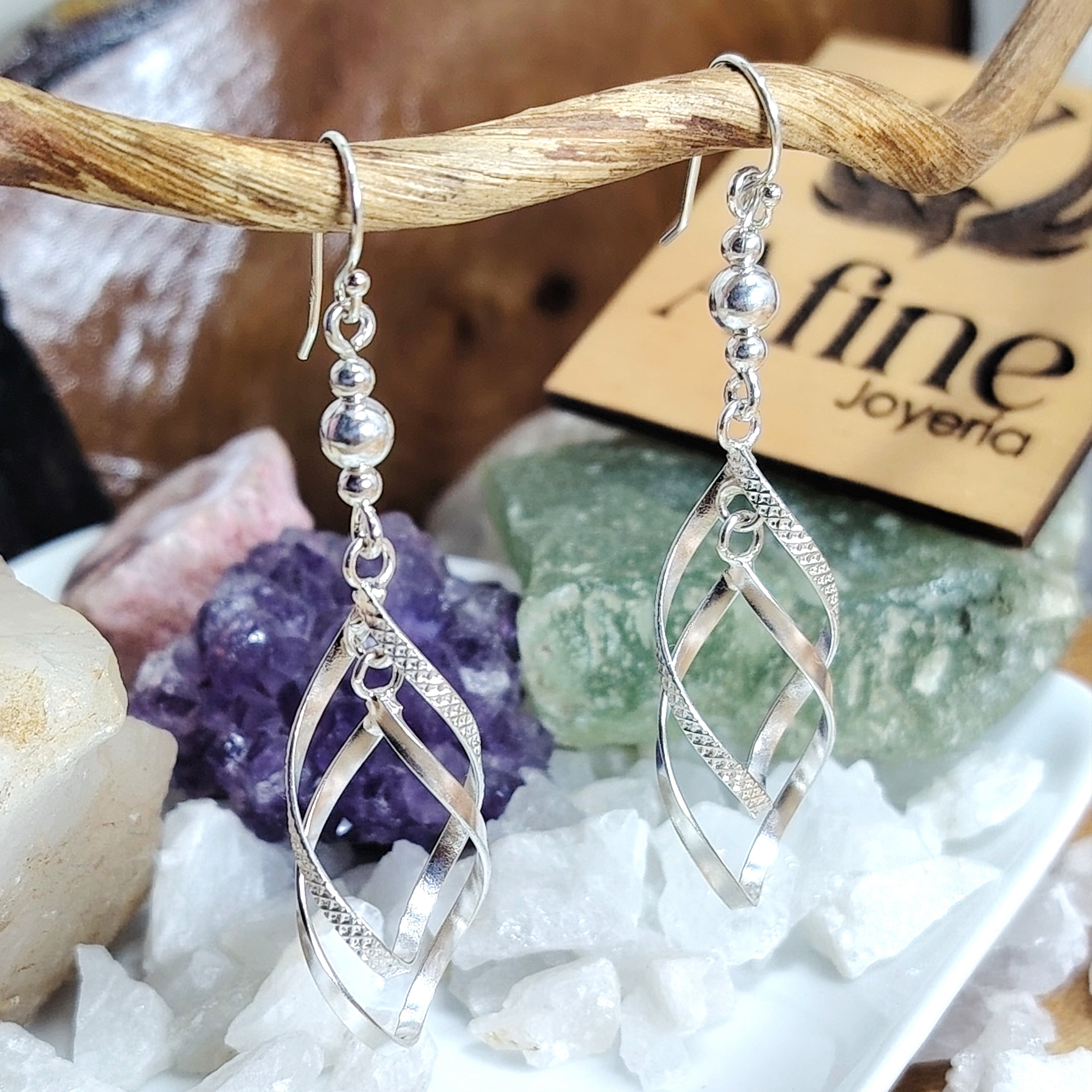 Aros largos de plata  entrelazados